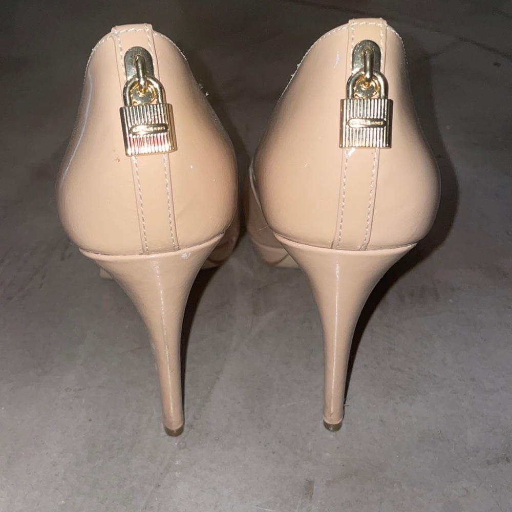 Used Michael Kors size 7... only worn once